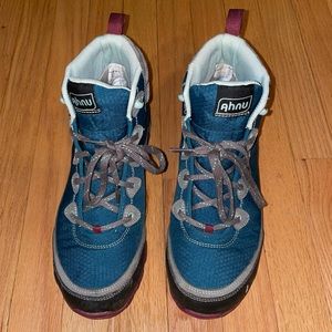 Women’s Ahnu Numentum Vibram Waterproof Hiking Boots - Size 10.5